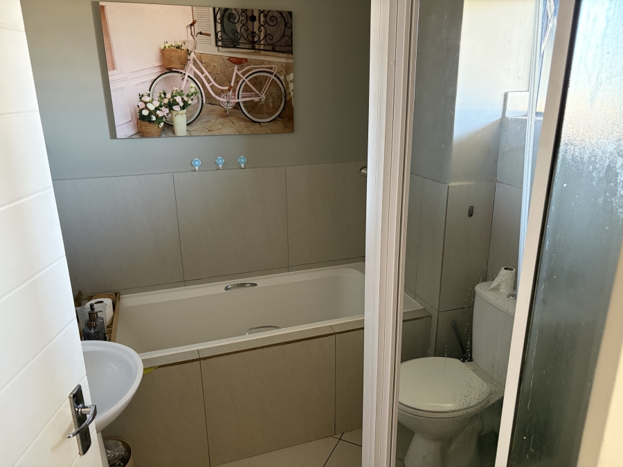 2 Bedroom Property for Sale in Buh Rein Estate Western Cape